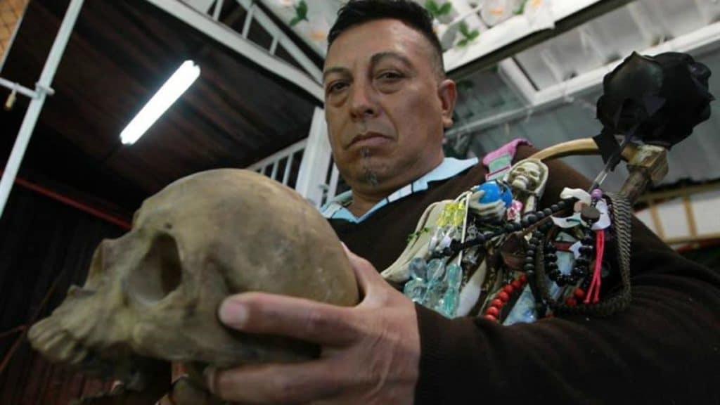 santa muerte blanca