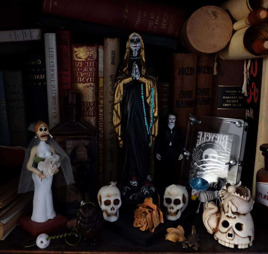 ORACIÓN A LA SANTA MUERTE PARA CASOS MUY DIFÍCILES